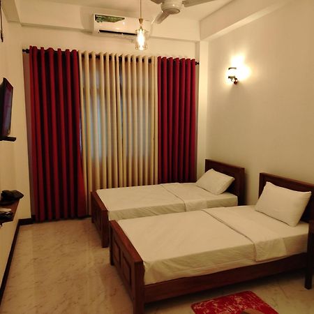 Diora Hotel Ratnapura Exterior photo