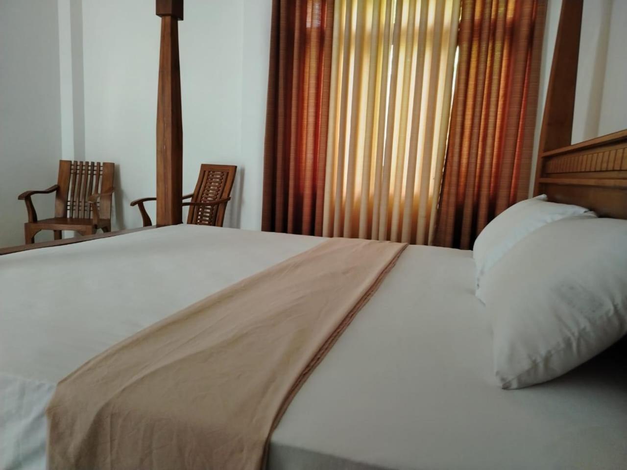 Diora Hotel Ratnapura Exterior photo