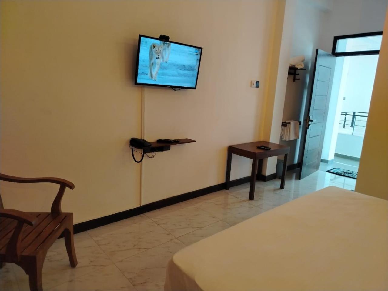Diora Hotel Ratnapura Exterior photo