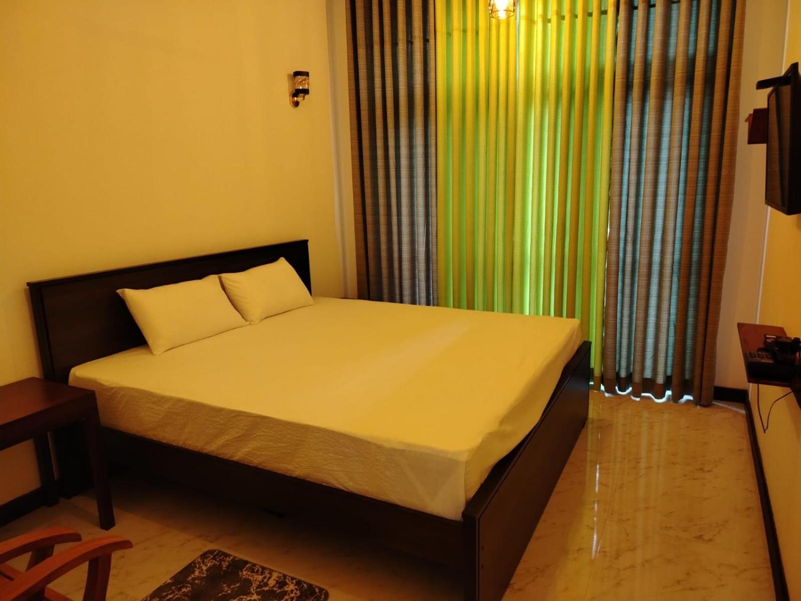 Diora Hotel Ratnapura Exterior photo