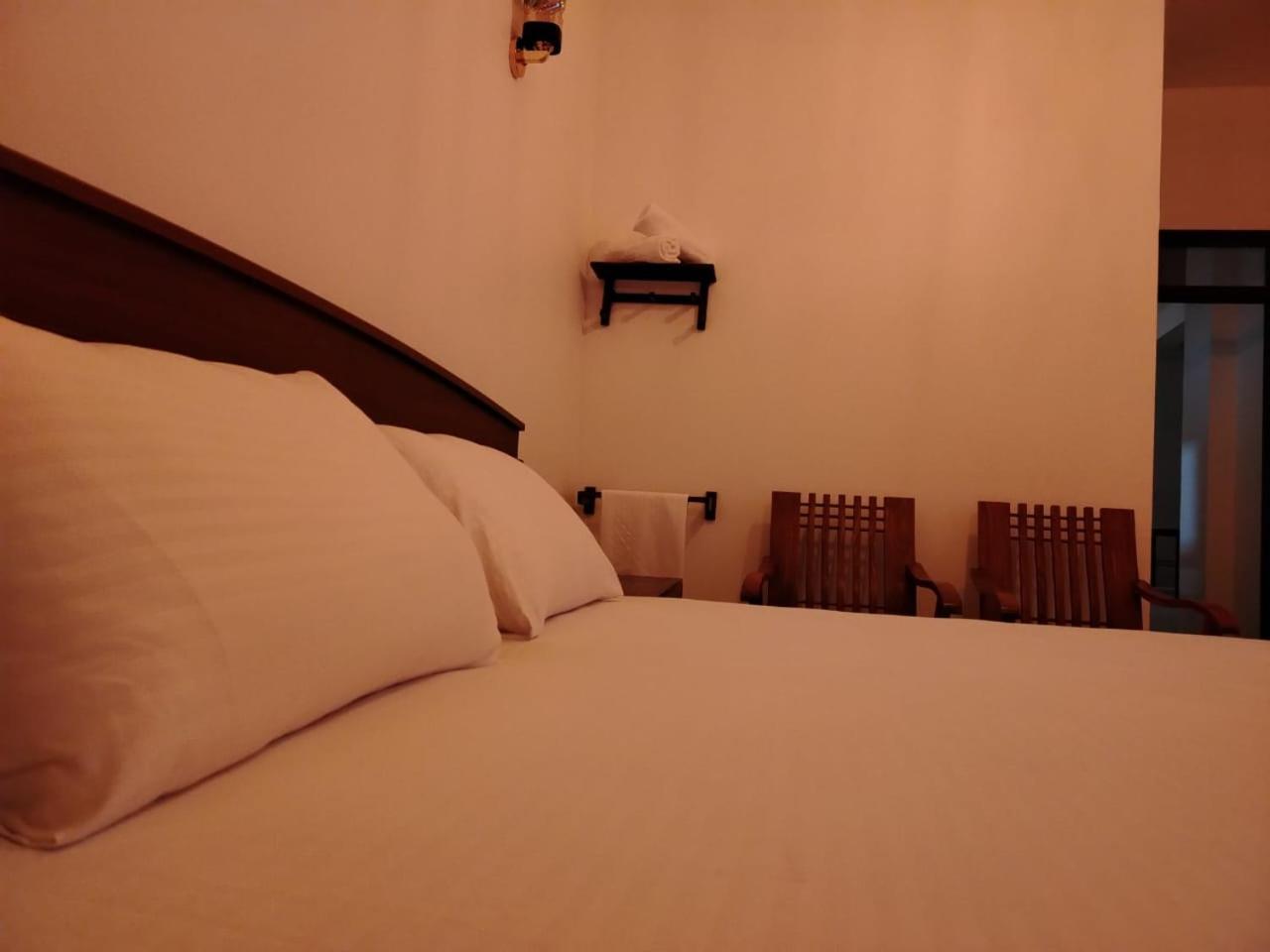 Diora Hotel Ratnapura Exterior photo