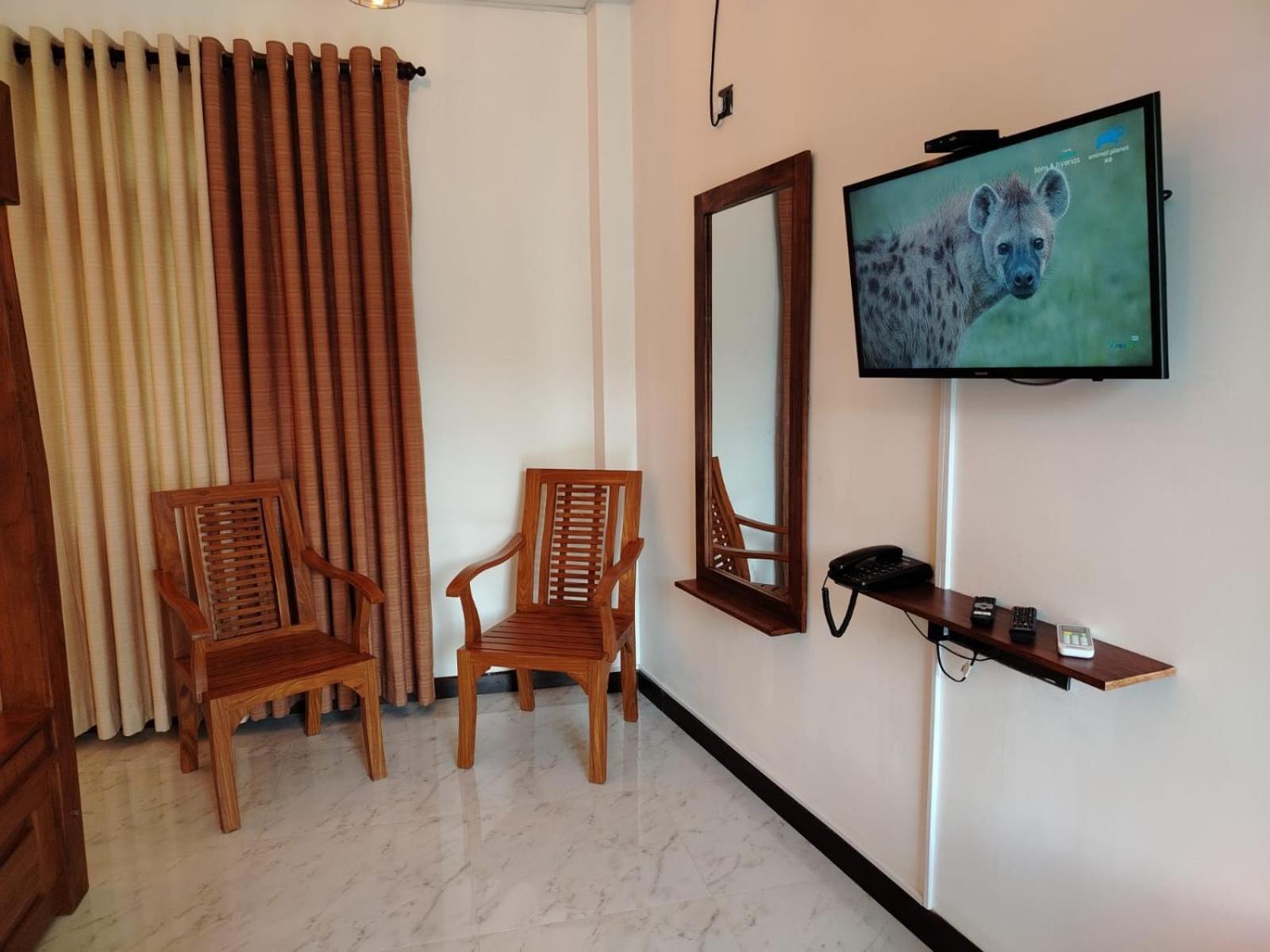 Diora Hotel Ratnapura Exterior photo